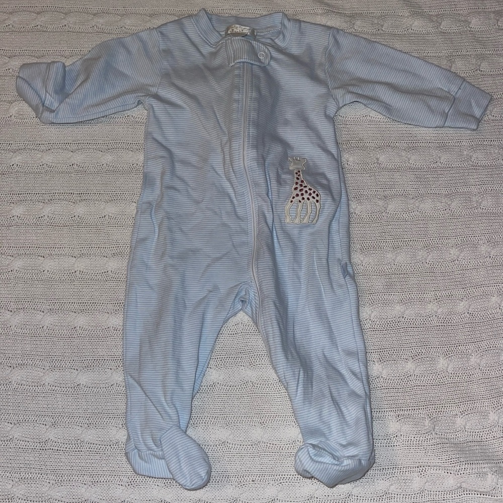 Sophie la giraffe kissy kissy 3-6m footie never worn no tags